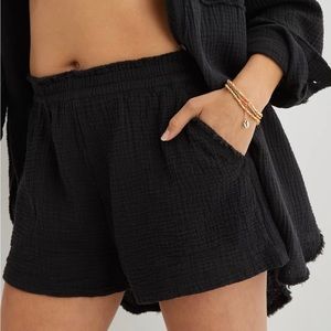 American Eagle Pool to Party shorts